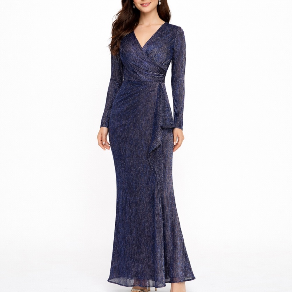 Betsy & Adam - Petite Metallic Knit Long Sleeve‎ Gown